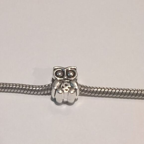 Silver Owl Charm for Pandora Style Bracelet - Picture 1 of 5